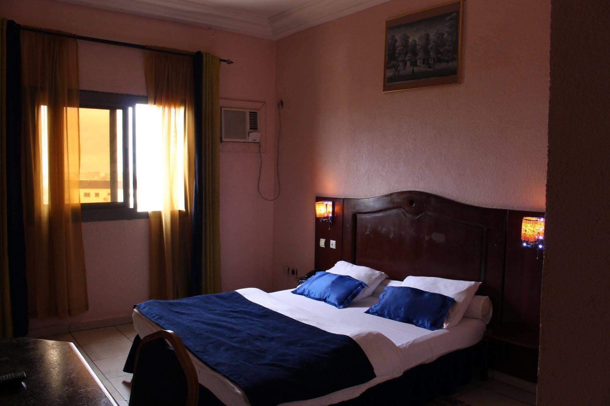 Prestige Ξενοδοχείο Yaoundé Εξωτερικό φωτογραφία